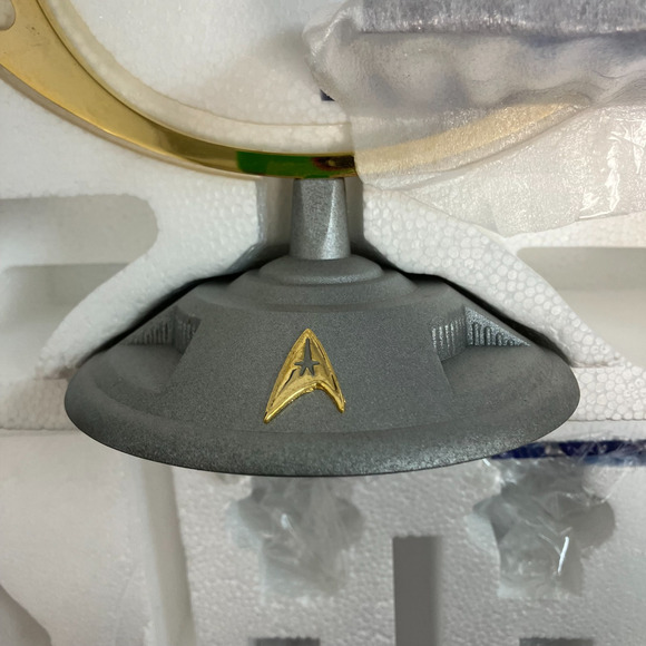 Official Star Trek Tridimensional Chess Set NIB AAA4095 - Picture 13 of 13